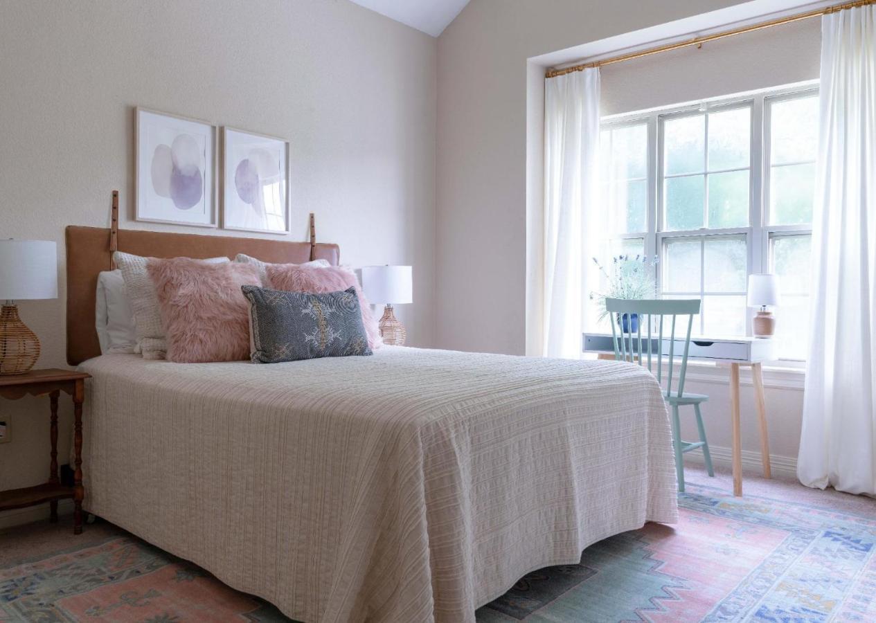 Cottage Getaway - Quiet Cottage Charm Near U Of A Fayetteville Eksteriør bilde