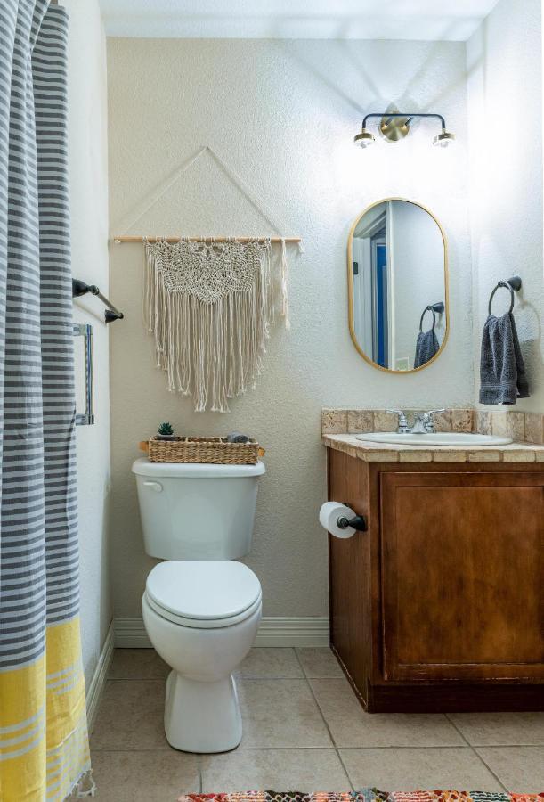 Cottage Getaway - Quiet Cottage Charm Near U Of A Fayetteville Eksteriør bilde